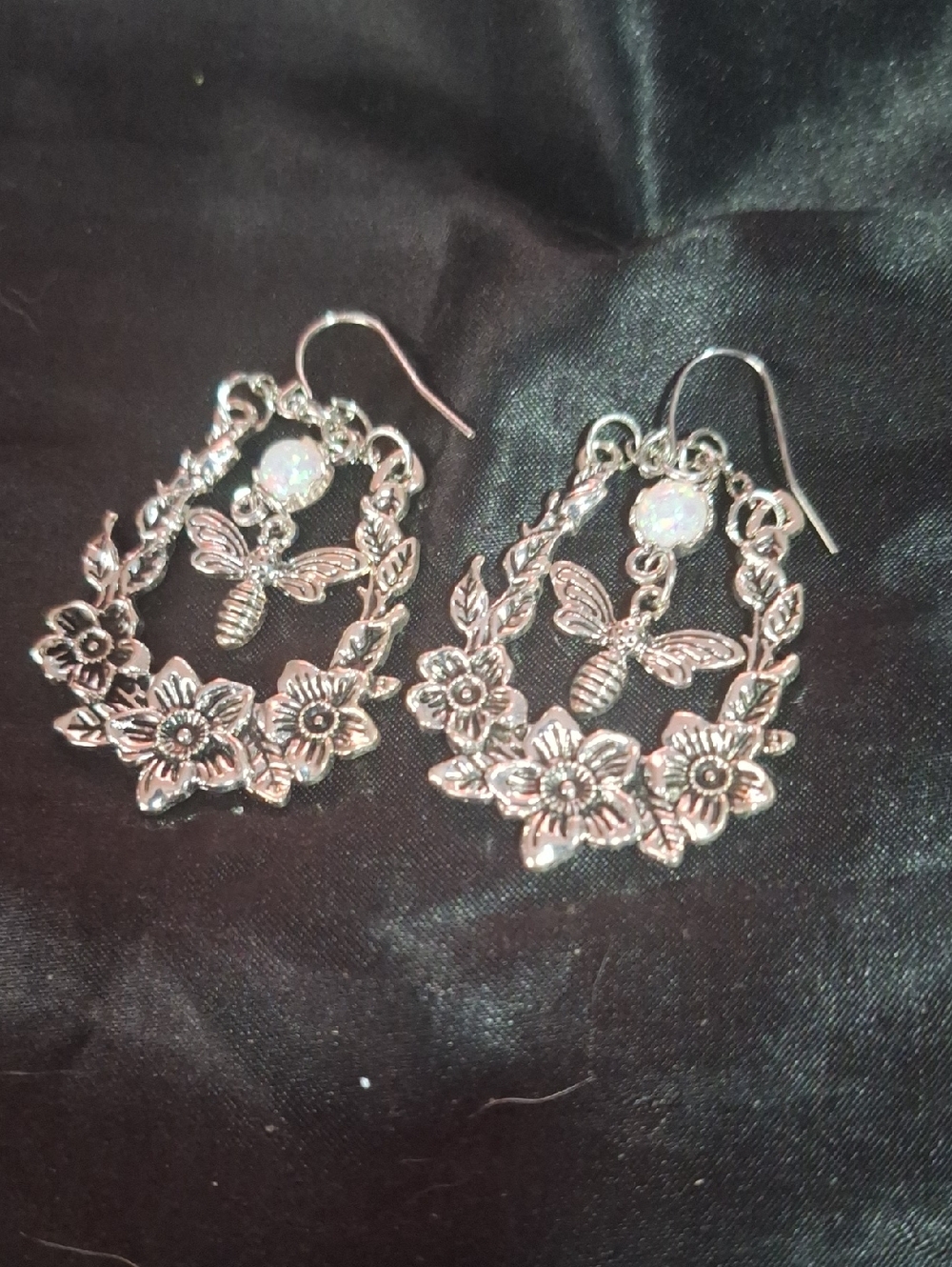 Silver Floral Bee Drop Earrings - Elegant Women Jewelry